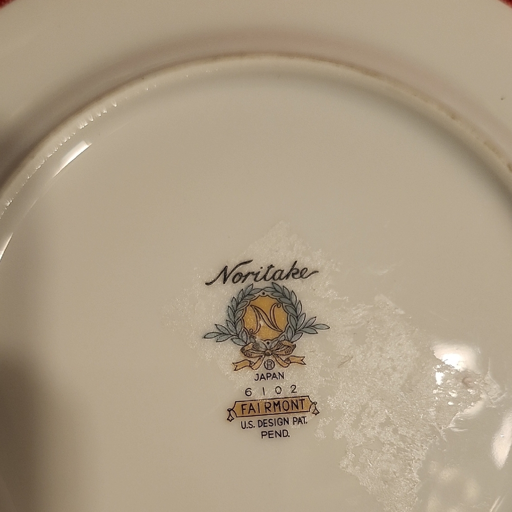 Noritake Fairmont White and Gold China Plate